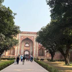 In Ägypten waren es die Pyramiden. In Indien sind es Paläste. Alles für die Toten.