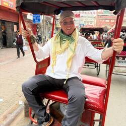 Na ja, der positioniert sich eh immer. Wieso der immer mit drauf muss?!