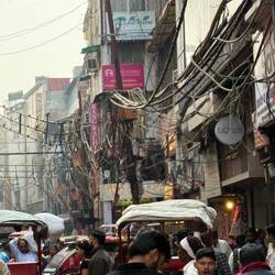 Alles Elektroleitungen. Kaum zu glauben, dass hier das alles elektrisch funktioniert.