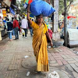 Manche müssen eine wirkliche Last tragen. Und es geht! ...wenn man/frau/divers will!