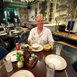 Ich hab's verdient! Aber ob ich's vertrag? Indisches Curry!