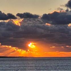 Kühl ist es, aber ein schöner Sonnenuntergang
