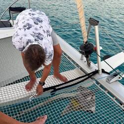 Cor hat bei seinem Boot vorne eine Halterung für den Anker gebastelt... muss sich Uwe anschauen