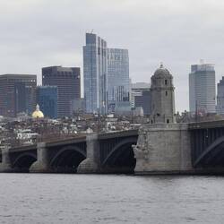 Nun noch ein paar Impressionen, ein erster großer Weihnachtsbaum und ein Market.