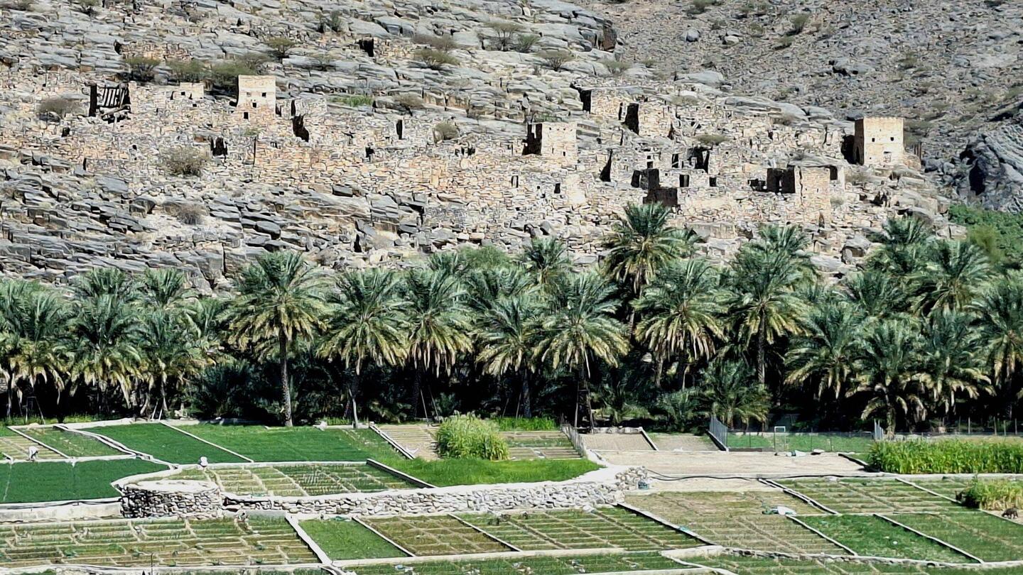 Das verlassene Dorf Ghul, kurz vor Beginn der kurvenreichen Bergfahrt.