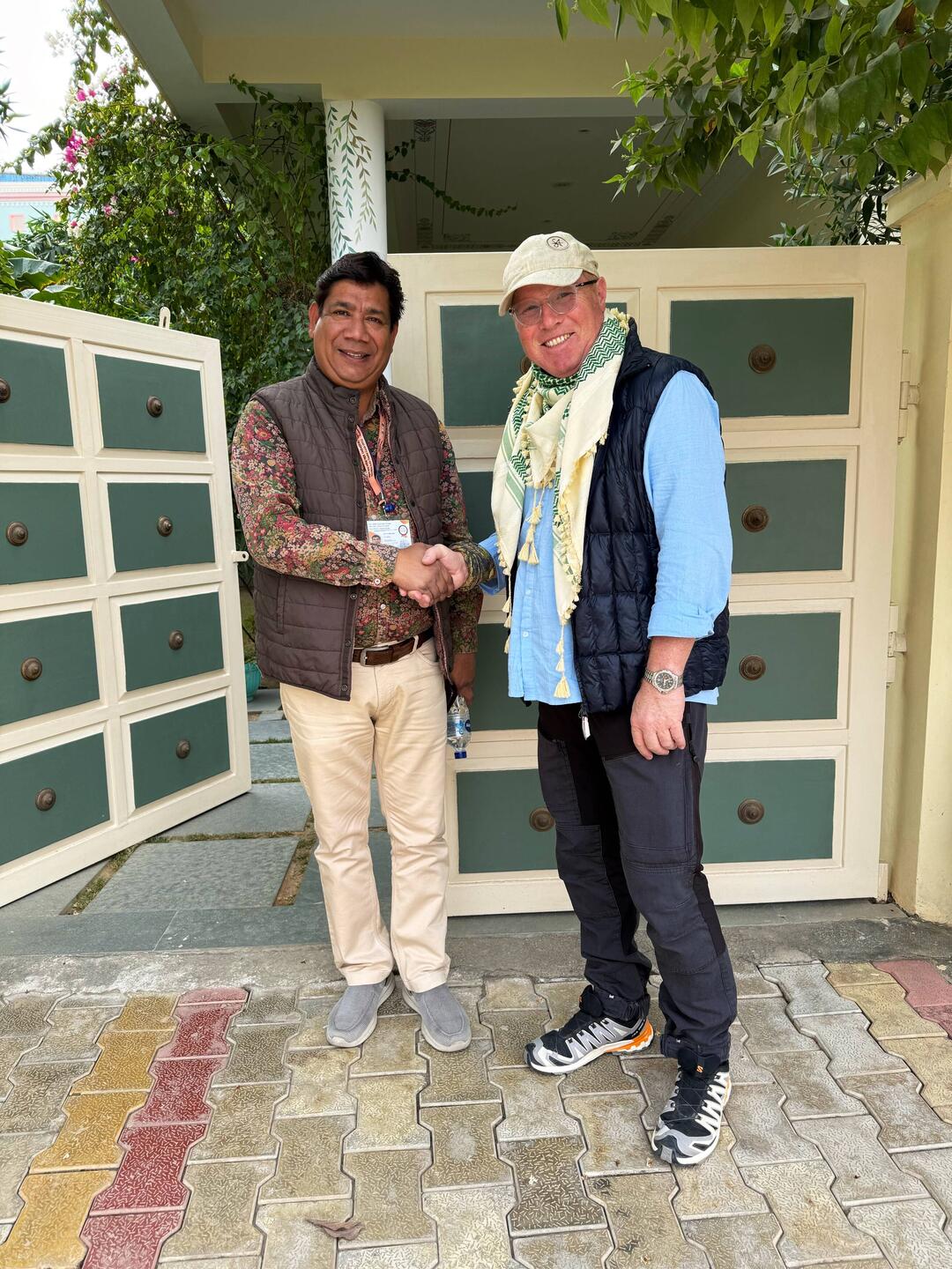 Mein neuer "Freund" Adi! Seines Zeichens perfekt Deutsch sprechender Taj Mahal Führer.