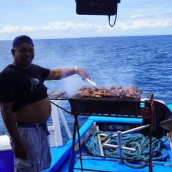 Grillt wird gad ufem Schiff