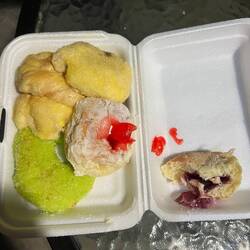 Frank hat schon genascht 🫢