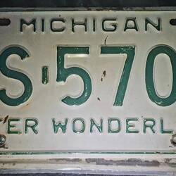 Zwischen 50 Plates gefunden. Das Einzige.