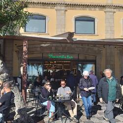 Sonne im Café kostet anscheinend extra 😂