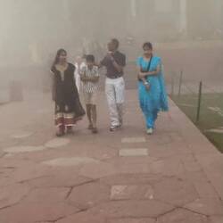 Auch Familien wollten unbedingt zu dieser Stunde hier sein...wobei Sohnemann nicht überzeugt scheint