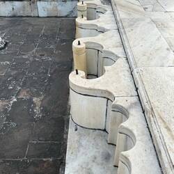 Im Whirlpool waren Sitznischen für's Räkeln und Entspannen.