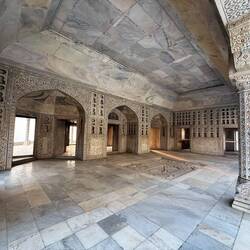 Für Mumtas baute Shah das Taj Mahal. Nachher wurde er hierher "verbannt" -ins Schlafzimmer der Liebe