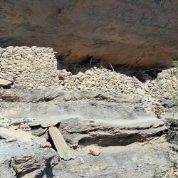 Reste der alten Siedlung am Talschluss.