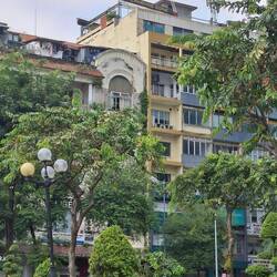 Landing zone of last US helicopter to leave Saignon