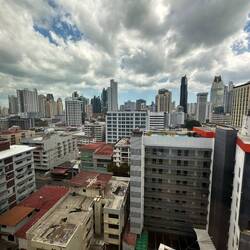 Blick aus meinem Hotelzimmer, mehr kann und will ich von der Stadt nicht sehen