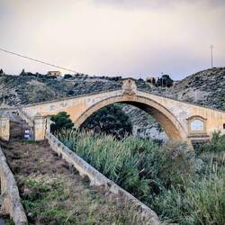 Antike Brücke nach Termini