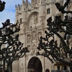 Der Arco de Santa María gilt als ein emblematisches und historisches Wahrzeichen der Stadt