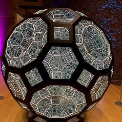 Rhombenikosidodekaeder, Palm Springs Art Museum