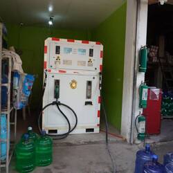 Tankstell. Git kei Autos uf dr Inslä