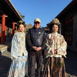 Beide kommen aus dem Nordosten und sind ebenfalls tausende Kilometer gereist für diesen Tag.