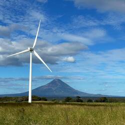 Vulkan Conception, im Nicaraguasee, überall Windräder (es ist sehr windig)