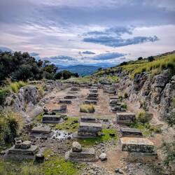 Eine Art große rechteckige Zisterne