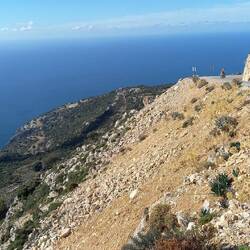 La route est vertigineuse