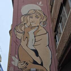 Wandgemälde „Rosa del desierto“ (Wüstenrose) der spanischen Künstlerin Rhapsodyca