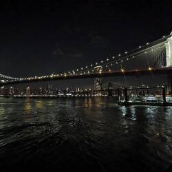 Noch ein kurzer Stopp am East River.