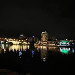 Looking across the Rio Guadalquivir and the Puente de San Telmo