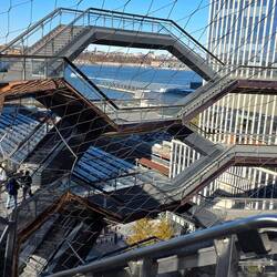 Man sieht die Netze zur Sicherung