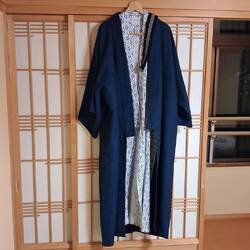 YAKUTA mit Robe