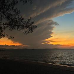 da ziehen Wolken auf