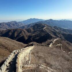 Die Soldaten mussten das in voller Rüstung laufen. Da hat keiner Fett angesetzt.