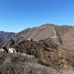 Hier ist sie: Die Chinesische Mauer! Das 4. Weltwunder auf meiner Liste.
