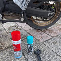 Needed to fix my chain. I spoke to a stranger asked for a workshop. He left these 💙💙💙