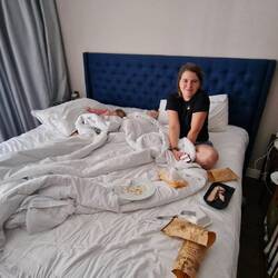 Frühstück und Mittagessen im Bett 😎