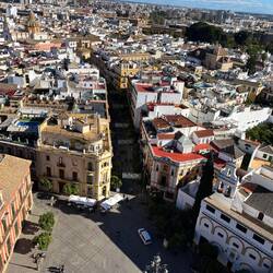 My hotel is in this direction, looking towards the Santa Cruz district