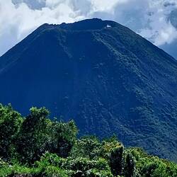 Er raucht immer ein bisschen