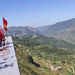 China ist auf der anderen Seite des Flusses:D