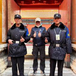 Oberstes Prinzip in China: Yin&Yang! Männl&Weibl. in Harmonie. Vorher YIN, jetzt YANG.