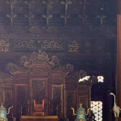 Der Kaiserthron! Von hier aus wurden Kriege erklärt, Frieden geschlossen, Recht gesprochen