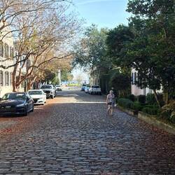 Typisches Kopfsteinpflaster