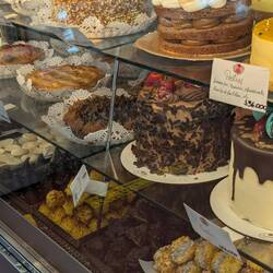 In einer der vielen Pastellerien