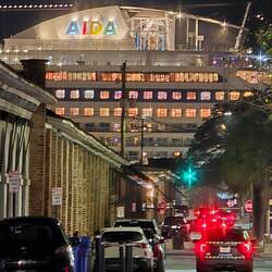 Unser Schiff über der Stadt