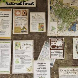 Am Eingang zum Trail.