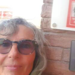 Regard the writing on the sign!