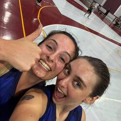 wie an wassrfall gschwitzt bi jeden spiel weils so hoass war😂