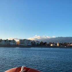 Der Anker ist im Sand, und wir sortieren uns erstmal wieder